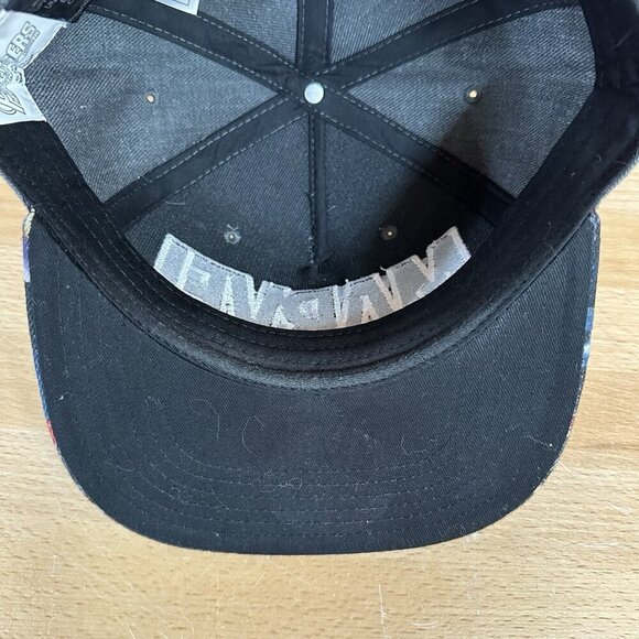 Marvel Avengers Embroidered Multi Hero Snap Back Hat Adjustable Cap Gray - Picture 4 of 5